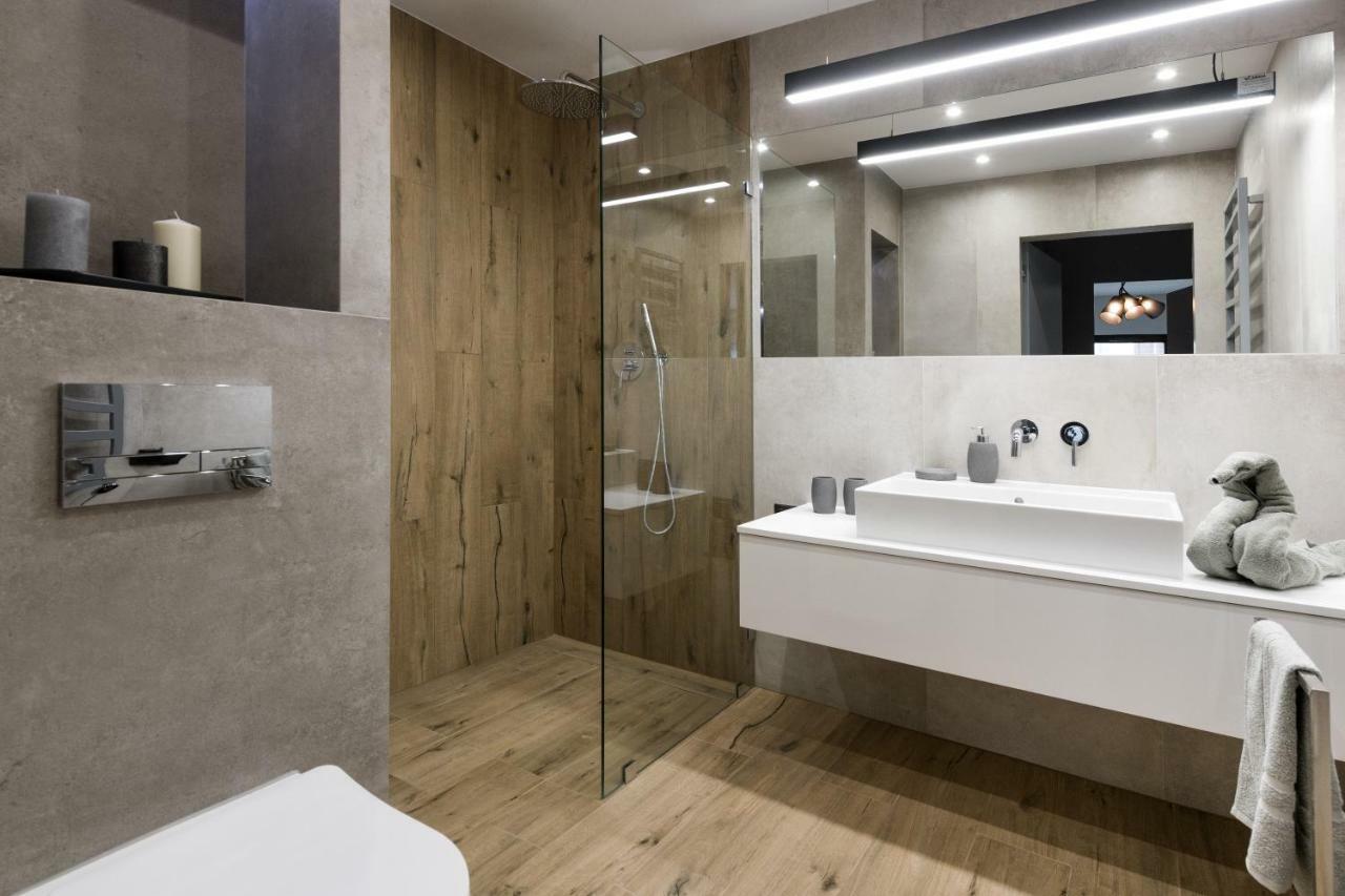 Exclusive Solna 1 *
